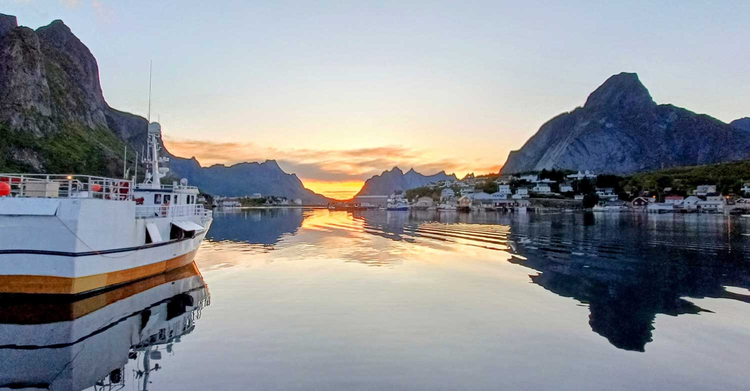 Reinefjord Midnight Sun tour - Nordland Outdoor