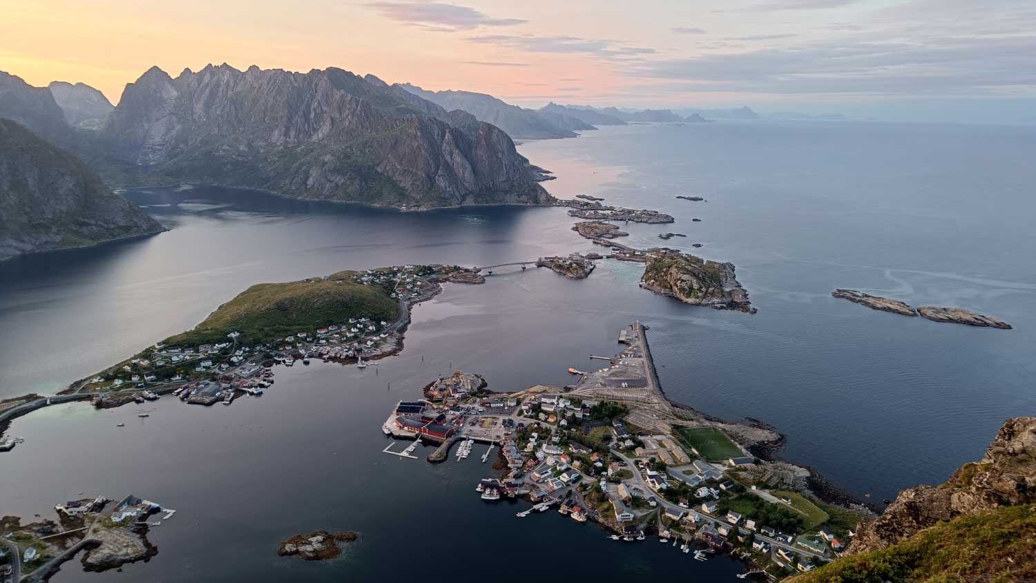 Reinefjord Midnight Sun tour - Nordland Outdoor